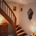 Дом отдыха Maison Avec Terrasse Centre-cottage Garden Terrace Center Old Town