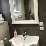 Дом отдыха Maison Avec Terrasse Centre-cottage Garden Terrace Center Old Town *