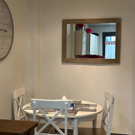 Σπίτι διακοπών Maison Avec Terrasse Centre-cottage Garden Terrace Center Old Town *
